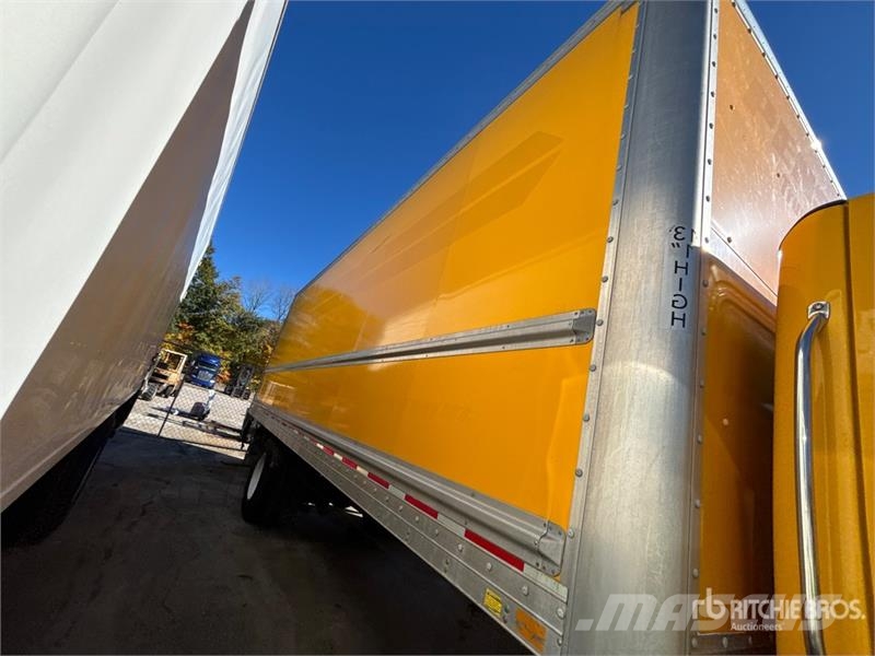 Freightliner M2 106 4x2 Van Truck Camiones caja cerrada