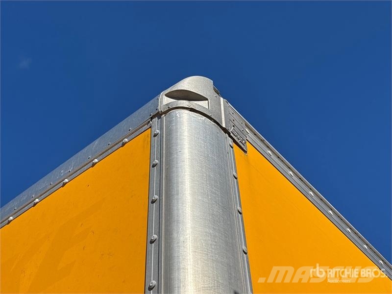 Freightliner M2 106 4x2 Van Truck Camiones caja cerrada