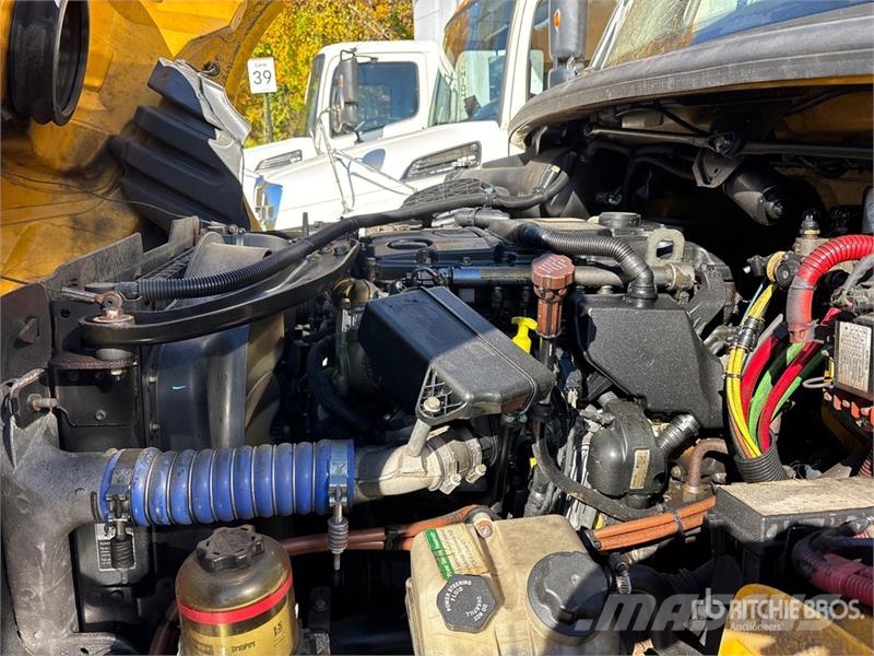 Freightliner M2 106 4x2 Van Truck Camiones caja cerrada
