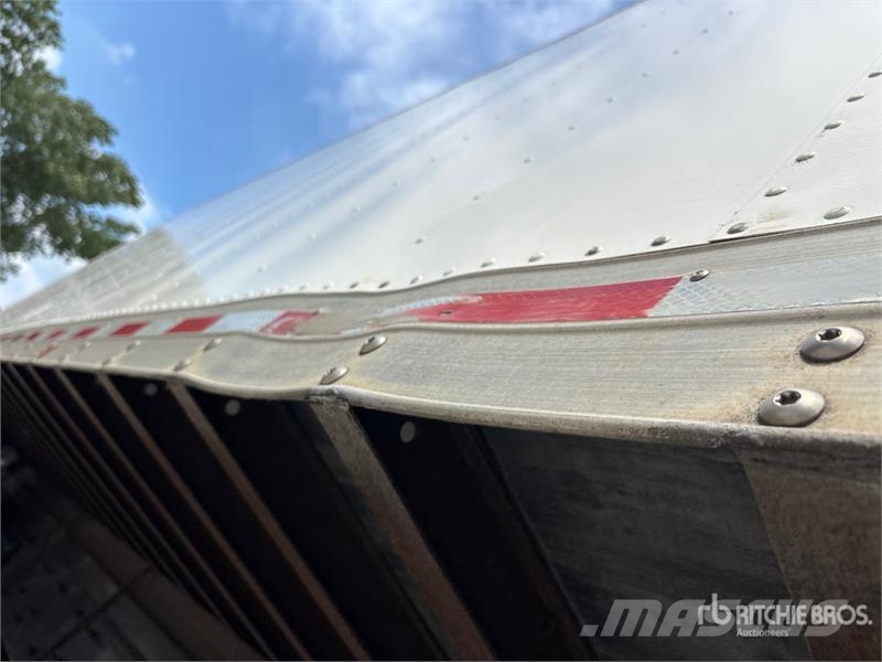 Freightliner M2 106 4x2 Van Truck Box body trucks