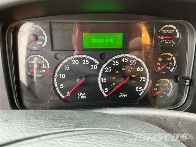 Freightliner M2 106 4x2 Van Truck (Inoperable) Umpikorikuorma-autot