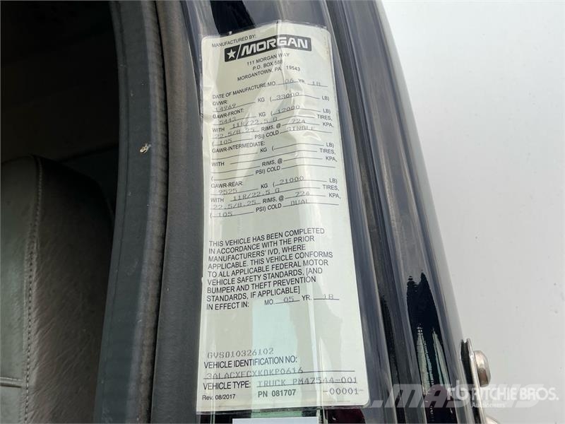 Freightliner M2 106 4x2 Van Truck Dobozos teherautók