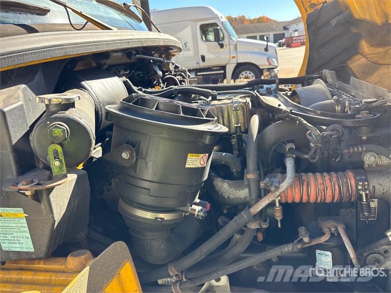 Freightliner M2 106 4x2 Van Truck Camiones caja cerrada