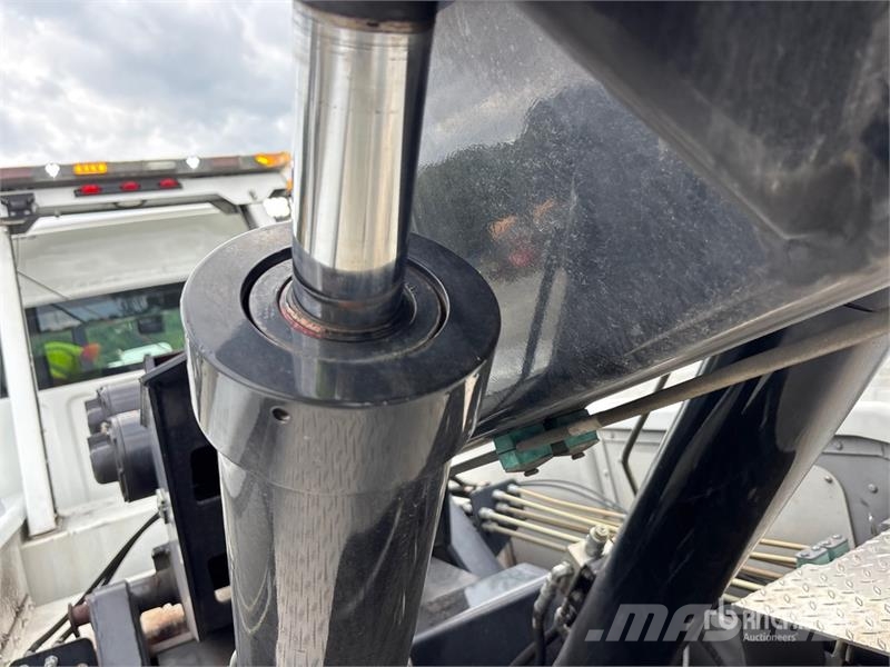 Freightliner M2 106 4x2 Extended Cab Tow Truck Hinausautot