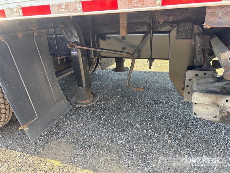 Freightliner M2 106 4x2 Van Truck Furgons