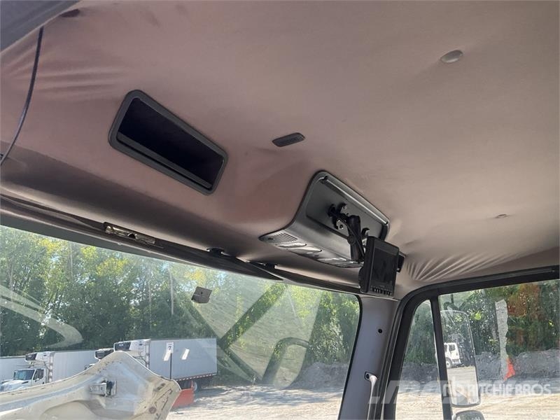 Freightliner M2 106 4x2 Van Truck Φορτηγά Κόφα