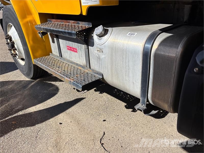 Freightliner M2 106 4x2 Van Truck Camiones caja cerrada