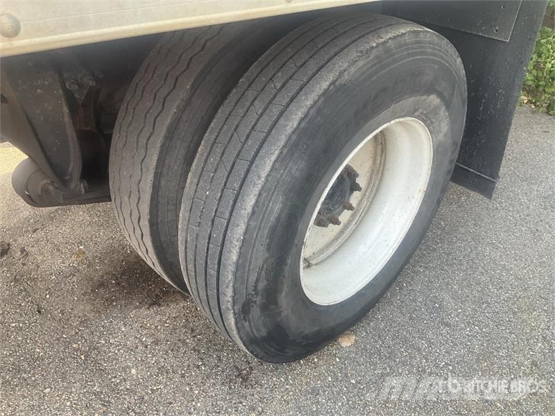 Freightliner M2 106 4x2 Van Truck (Inoperable) Samochody ciężarowe ze skrzynią zamkniętą