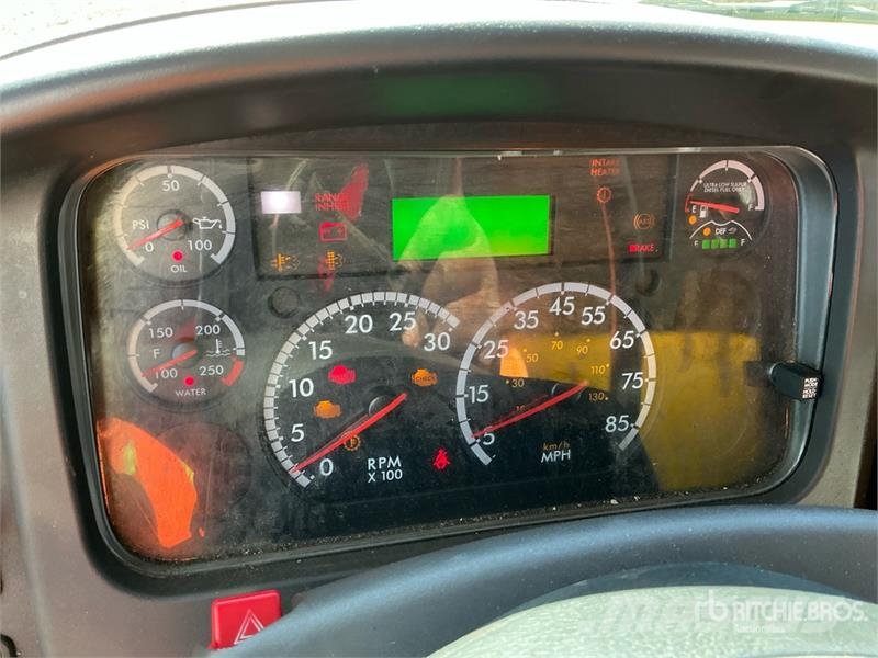 Freightliner M2 106 4x2 Van Truck Sanduk kamioni