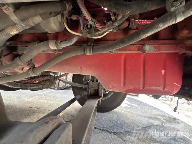 Freightliner M2 106 4x2 Van Truck (Inoperable) Kapali kasa kamyonlar