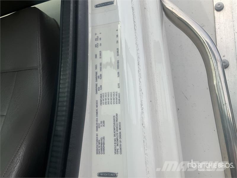 Freightliner M2 106 4x2 Van Truck (Inoperable) Samochody ciężarowe ze skrzynią zamkniętą