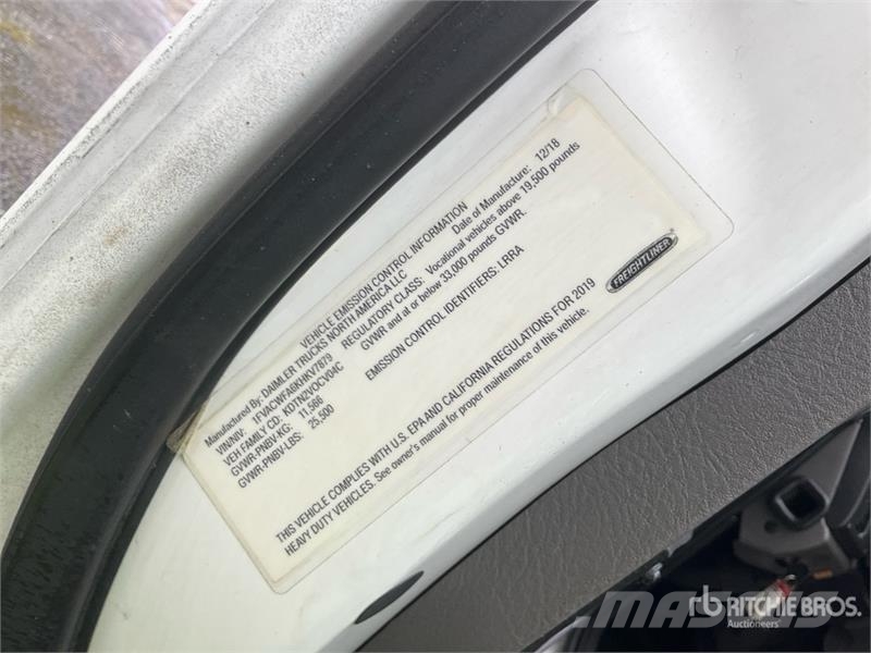 Freightliner M2 106 4x2 Van Truck 貨箱式卡車