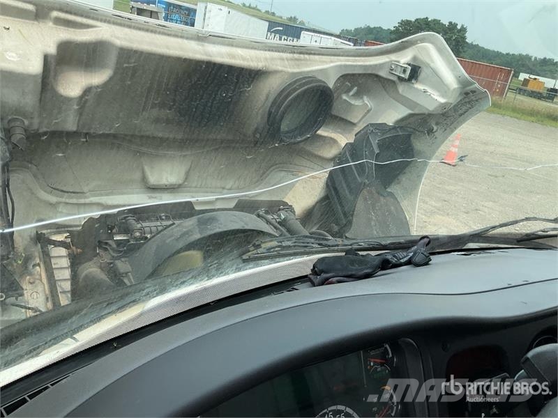 Freightliner M2 106 4x2 Van Truck (Inoperable) Kofferaufbau