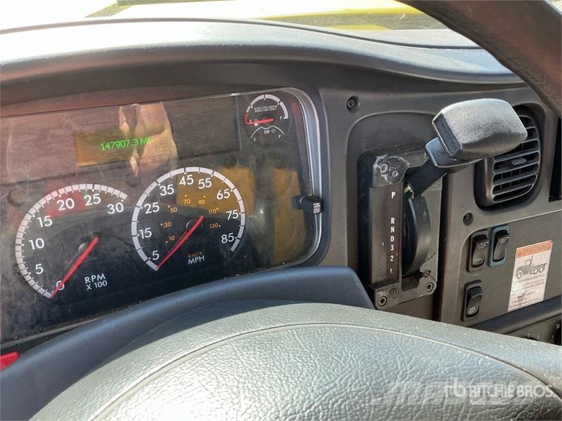 Freightliner M2 106 4x2 Van Truck Sanduk kamioni