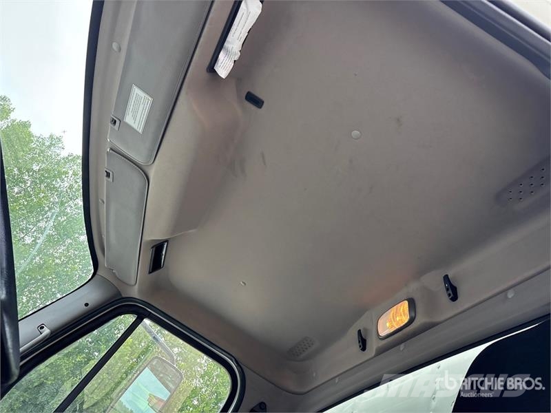 Freightliner M2 106 4x2 Van Truck Box body trucks