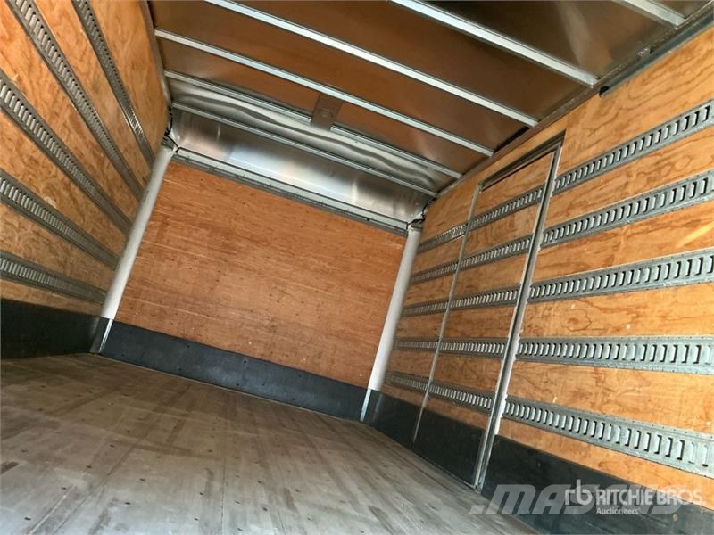 Freightliner M2 106 4x2 Van Truck Furgons