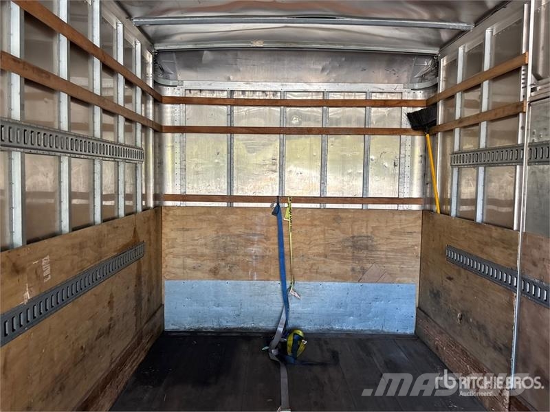 Freightliner M2 106 4x2 Van Truck Camiones caja cerrada