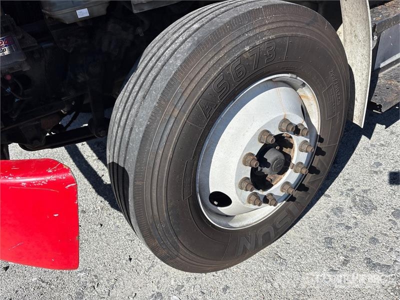 Freightliner M2 106 4x2 Van Truck Furgoonautod