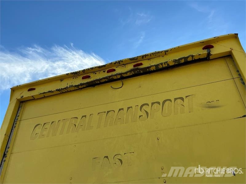 Freightliner M2 106 4x2 Van Truck Sanduk kamioni