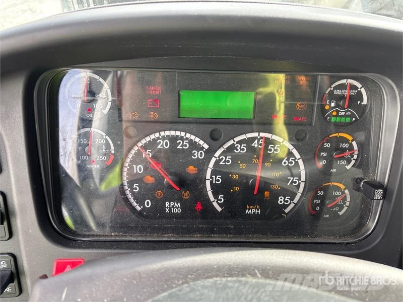 Freightliner M2 106 4x2 Van Truck Box body trucks