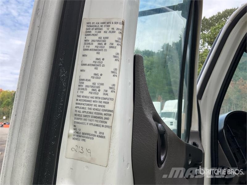 Freightliner M2 106 4x2 Van Truck 貨箱式卡車