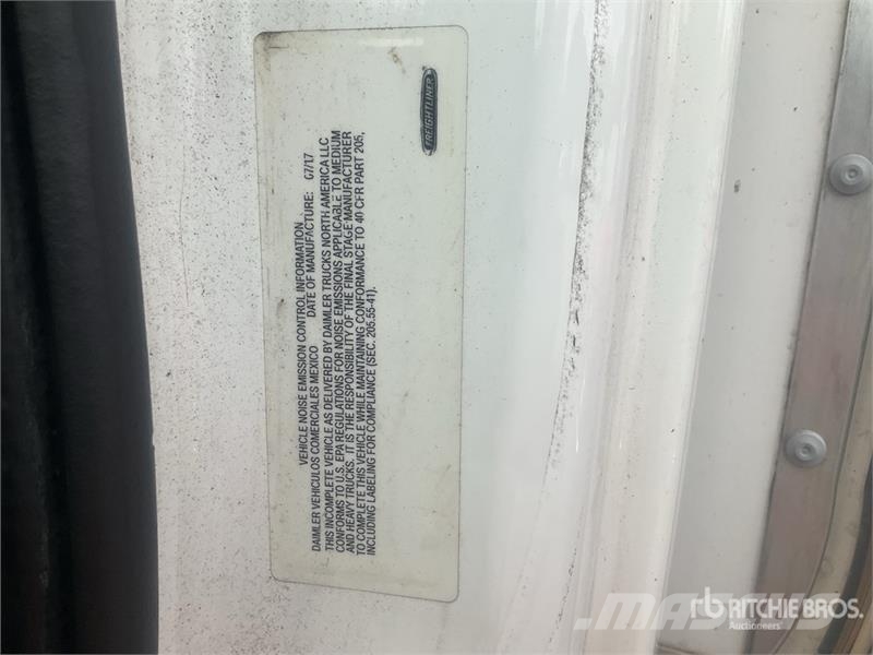 Freightliner M2 106 4x2 Van Truck (Inoperable) Samochody ciężarowe ze skrzynią zamkniętą