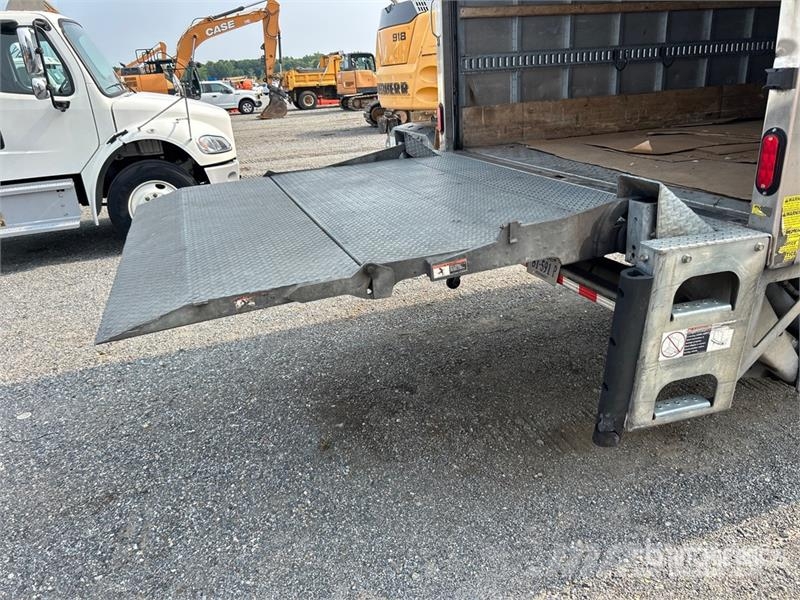 Freightliner M2 106 4x2 Van Truck Furgons