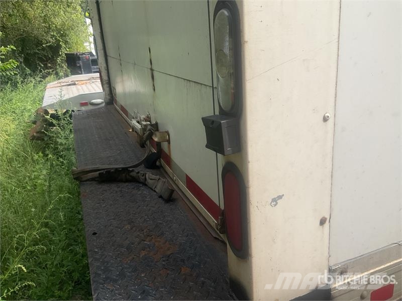 Freightliner M2 106 4x2 Van Truck (Inoperable) Samochody ciężarowe ze skrzynią zamkniętą