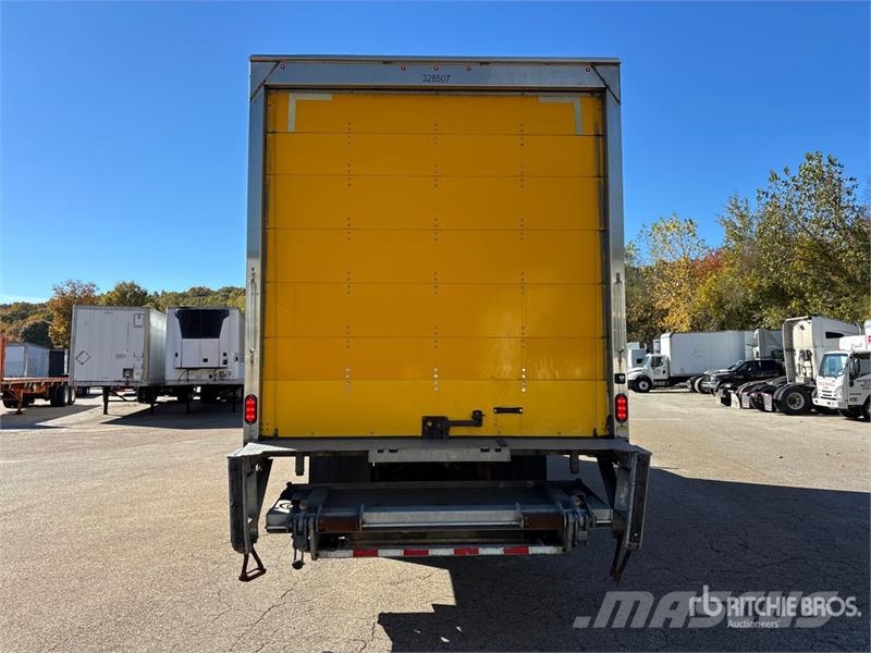 Freightliner M2 106 4x2 Van Truck Camiones caja cerrada