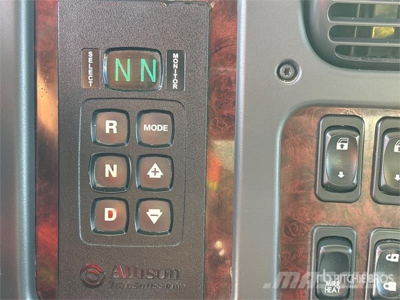 Freightliner M2 106 4x2 Van Truck Furgons