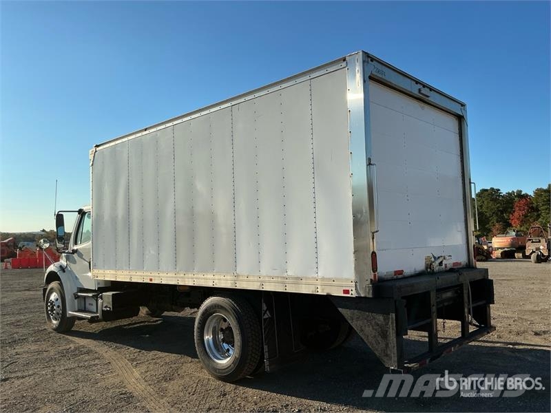 Freightliner M2 106 4x2 Van Truck Furgons