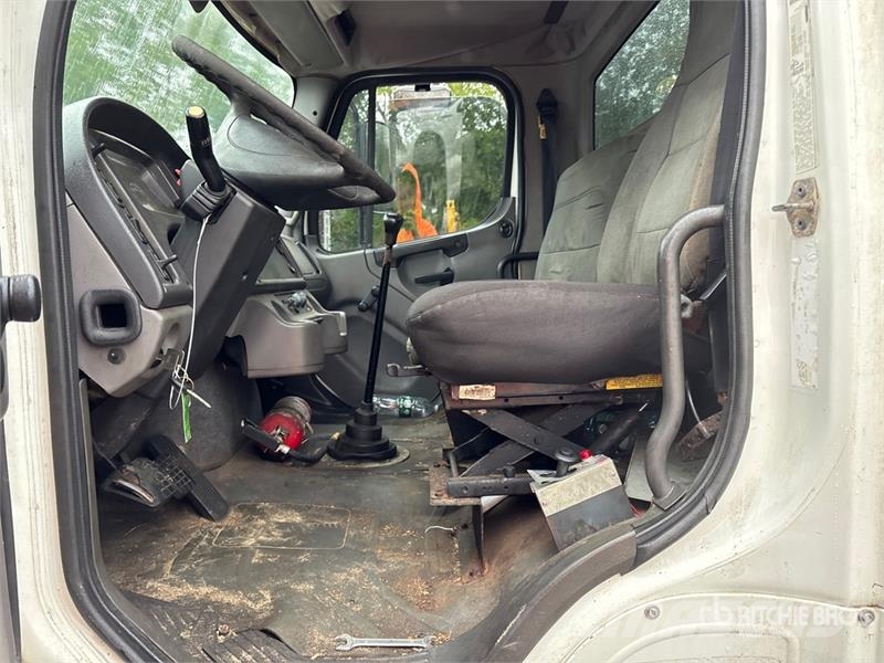 Freightliner M2 106 4x2 Grapple Truck Grijpers