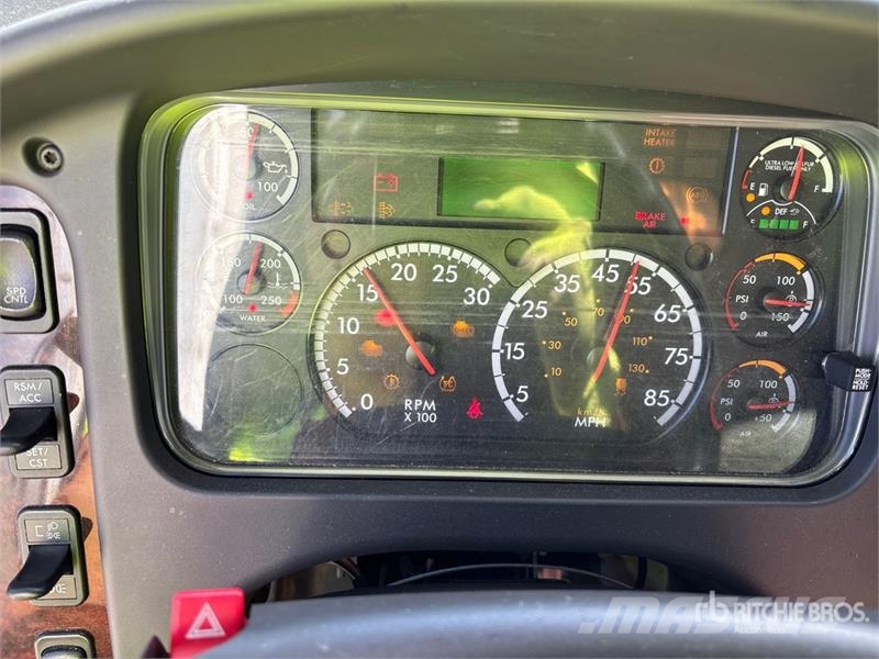 Freightliner M2 106 4x2 Van Truck Box trucks