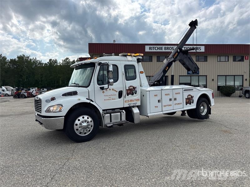 Freightliner M2 106 4x2 Extended Cab Tow Truck Hinausautot