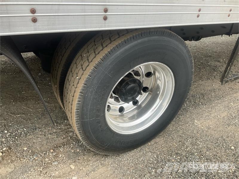 Freightliner M2 106 4x2 Van Truck Каросерии