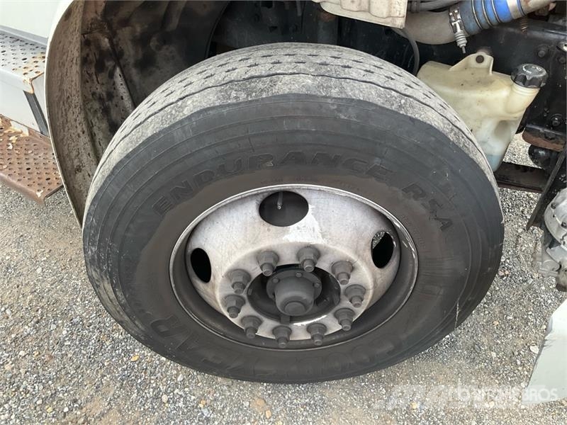 Freightliner M2 106 4x2 Van Truck ボックスボディー、ウイング、箱車