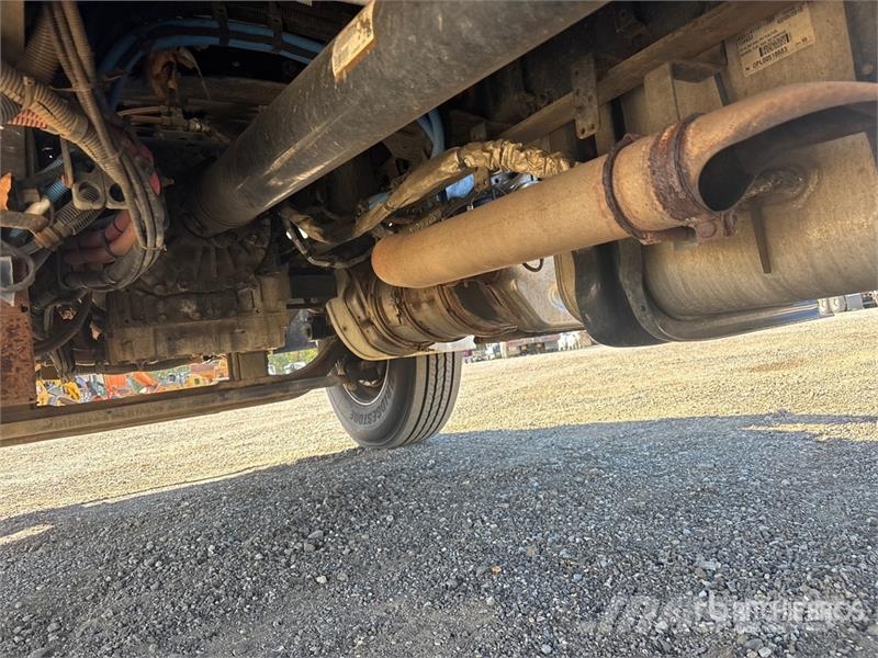 Freightliner M2 106 4x2 Van Truck Furgons
