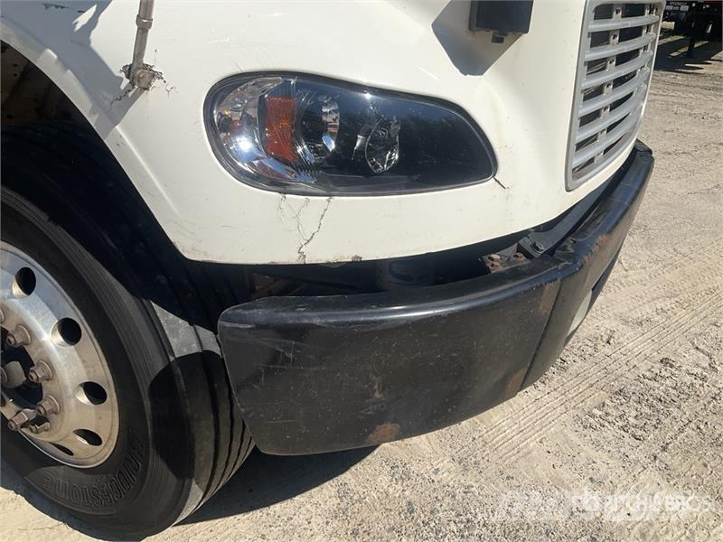 Freightliner M2 106 4x2 Van Truck Φορτηγά Κόφα