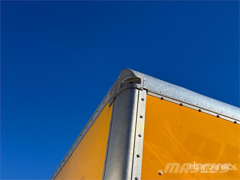 Freightliner M2 106 4x2 Van Truck Camiones caja cerrada
