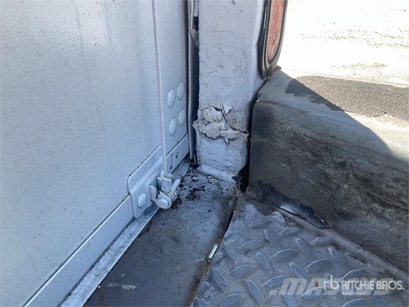 Freightliner M2 106 4x2 Van Truck Φορτηγά Κόφα