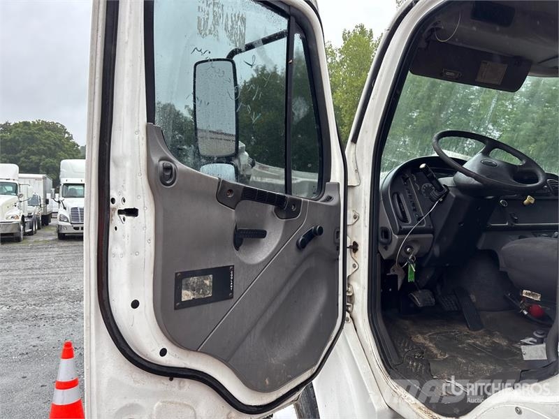 Freightliner M2 106 4x2 Grapple Truck Grijpers