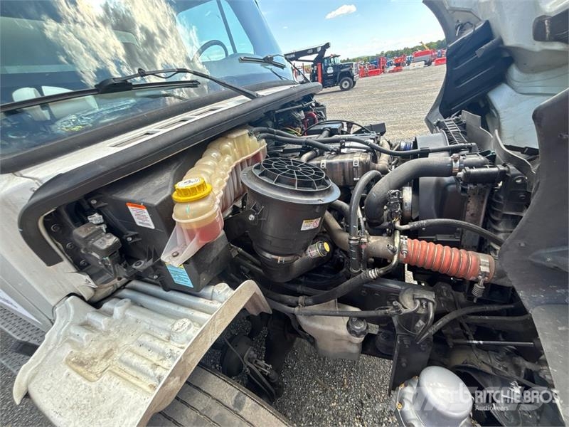 Freightliner M2 106 4x2 Van Truck Camion Fourgon