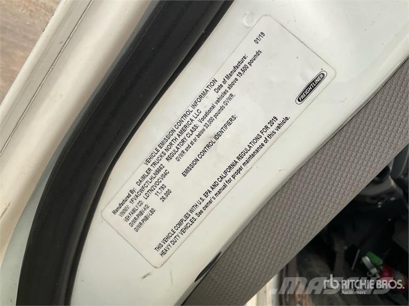 Freightliner M2 106 4x2 Van Truck (Inoperable) Kofferaufbau