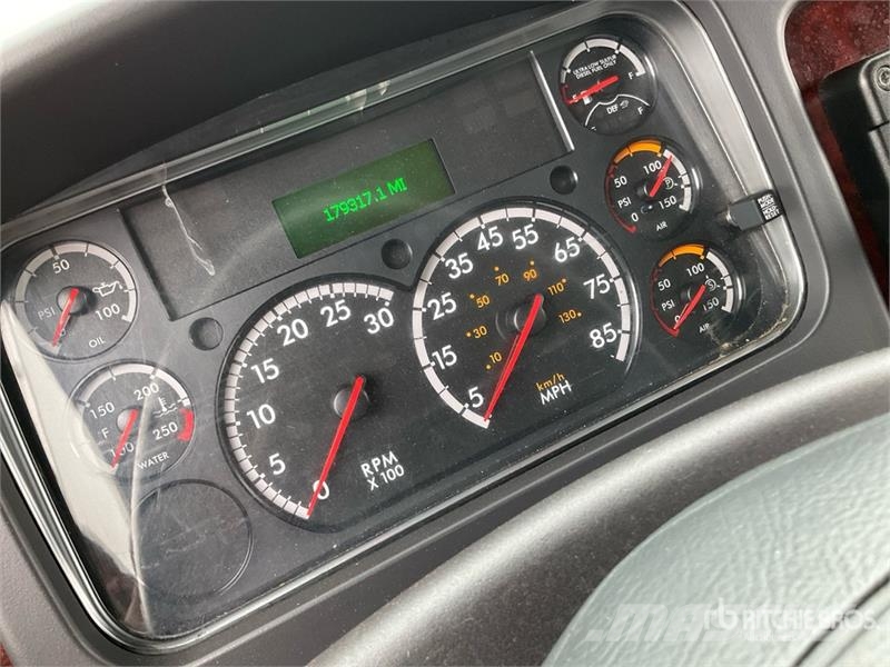 Freightliner M2 106 4x2 Van Truck Каросерии