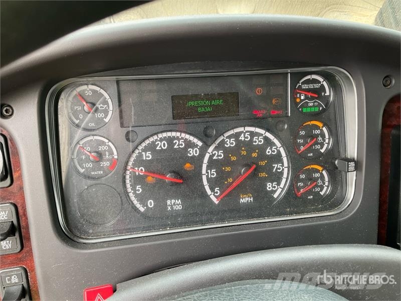 Freightliner M2 106 4x2 Van Truck (Inoperable) Kofferaufbau