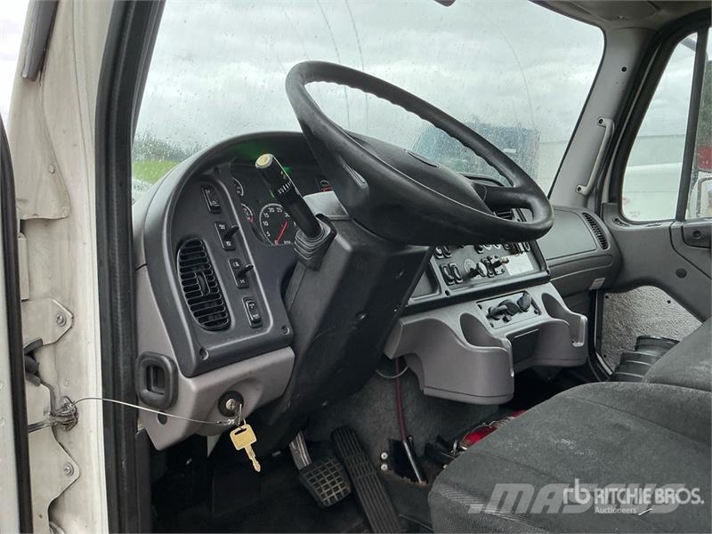 Freightliner M2 106 4x2 Van Truck (Inoperable) Umpikorikuorma-autot