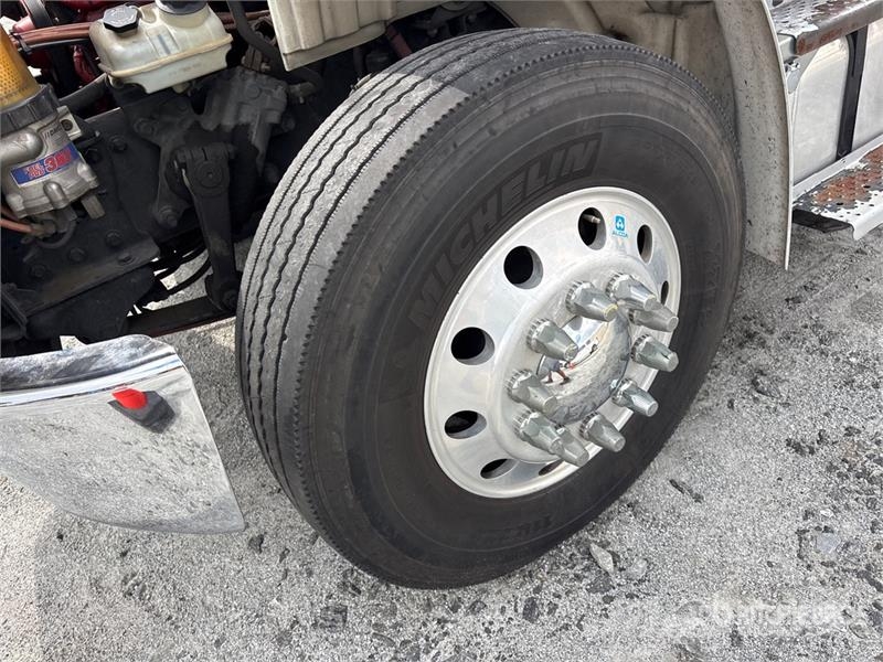 Freightliner M2 106 4x2 Extended Cab Tow Truck Hinausautot
