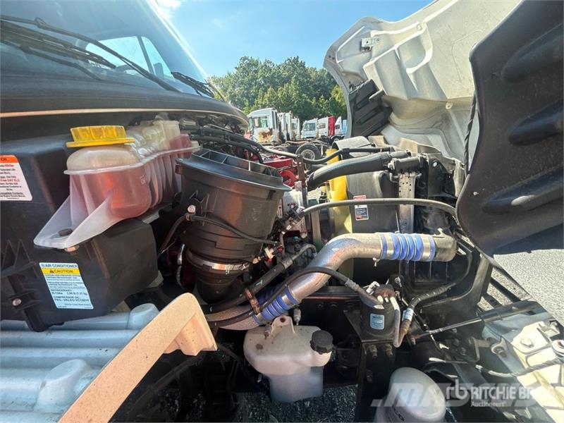 Freightliner M2 106 4x2 Van Truck (Inoperable) Camion cassonati