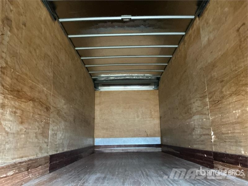 Freightliner M2 106 4x2 Van Truck Dobozos teherautók