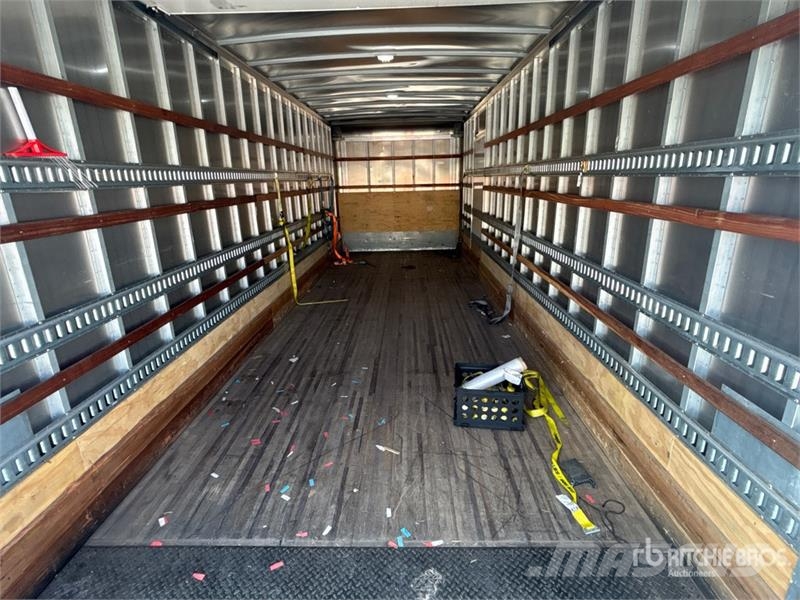 Freightliner M2 106 4x2 Van Truck Camion Fourgon